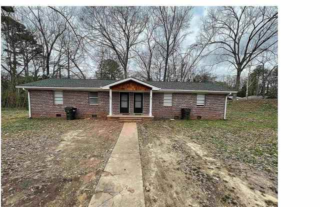 Room in 3 Bedroom Home at Monticello St Gallery 3