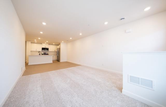 21618 Orchid Path Gallery 2