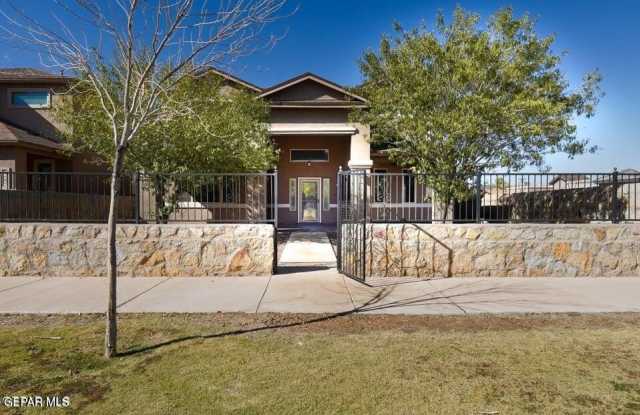 2076 Robert Minnie Place photos photos
