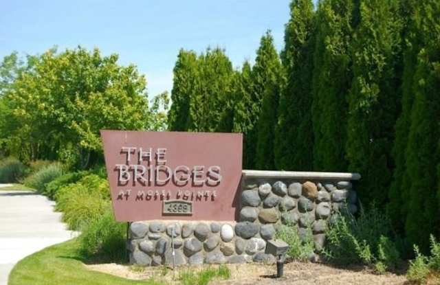 Furnished Condo with FREE September Rent Gallery 2