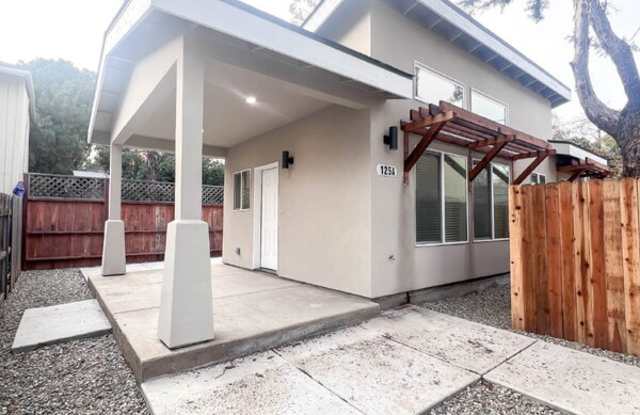 125 B St - 125 B Street, Roseville, CA 95678