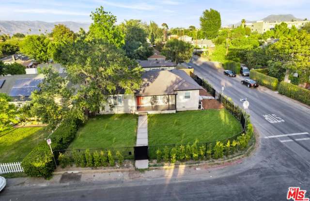 5500 Morella Ave - 5500 Morella Avenue, Los Angeles, CA 91607