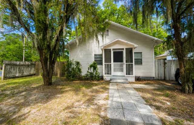 Discover this charming, fully renovated home located in the heart of Downtown Gainesville—just a short walk to the University of Florida, Innovation Square, and Bo Diddley Plaza. photos photos