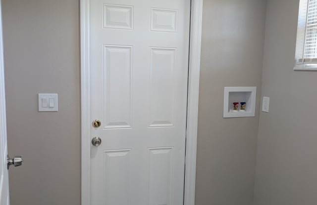 4088 Nimons St Gallery 2