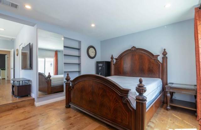 151 North Harvard Boulevard Gallery 4