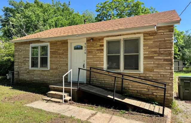 2 Bed 1 Bath home in Midwest City! photos photos