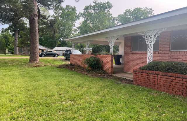 Central Bossier - 1601 Donald Drive, Bossier City, LA 71112