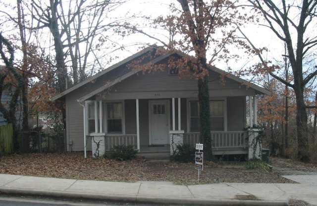 WALKING DISTANCE TO THE U OF A!!! photos photos