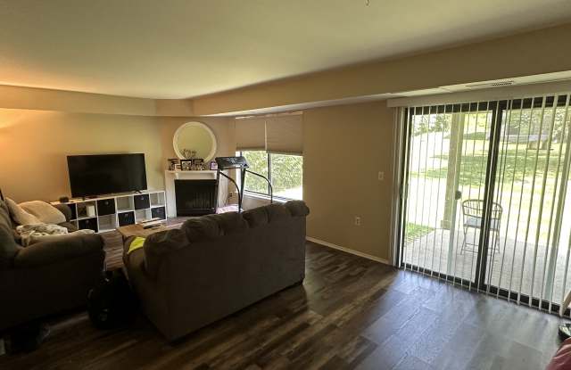 225 Briarcrest Dr photos photos