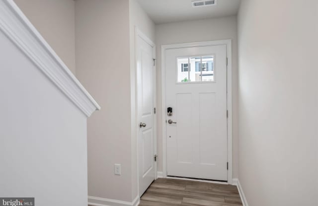 5616 LUDLOW Place Gallery 4