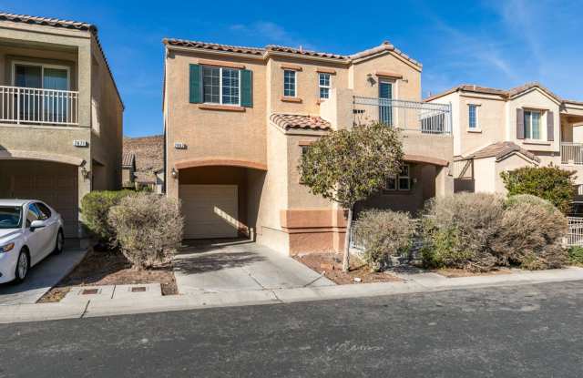 SOUTH WEST 3 BEDROOM UPDATED HOME WITH BALCONY photos photos