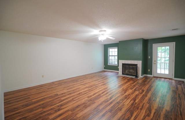 828 Ashlyn Forest Drive Gallery 2