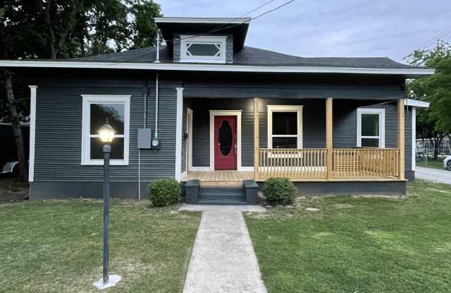 1005 Ave I photos photos