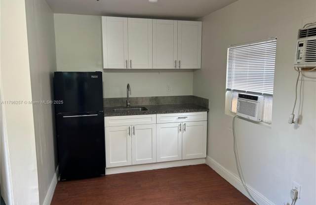 1519 N 59th Ter photos photos