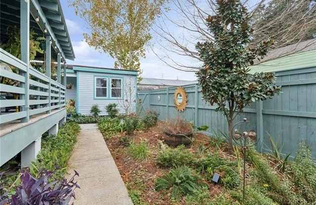 2726 MARAIS Street Gallery 3
