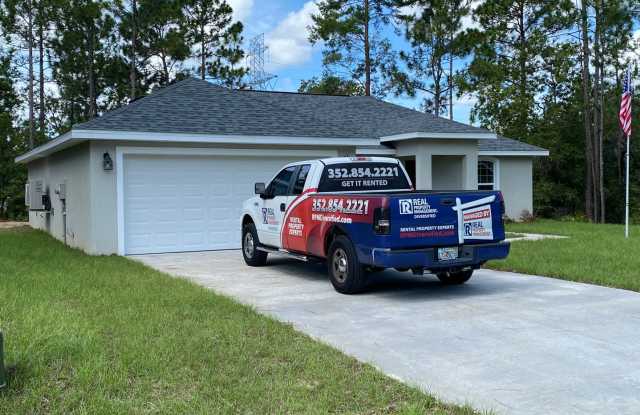 Desirable SW Ocala Neighborhood 3/2/2 *WON'T LAST* Gallery 4