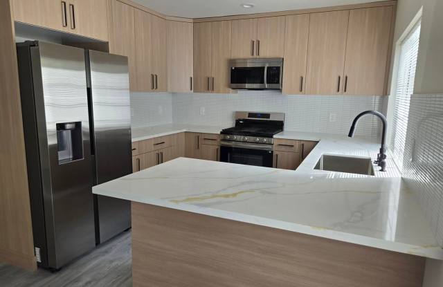 Completely Remodeled Home for Rent – Midtown Sacramento Gallery 4