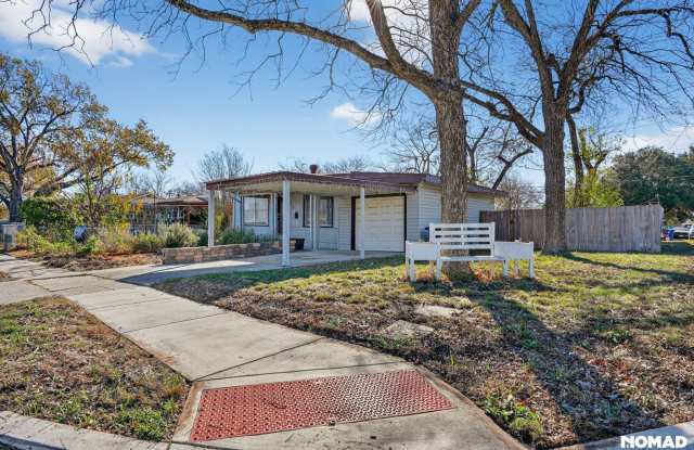 Charming 2BR House in Central San Antonio photos photos