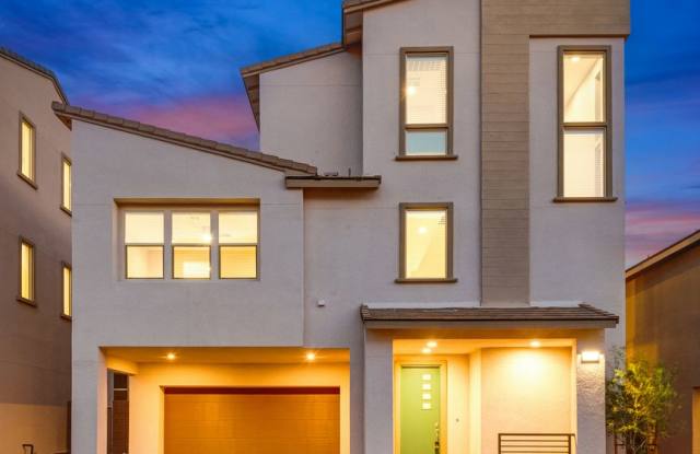 Tri-Level Three Bedroom Home with Spectacular City & Mountain Views photos photos