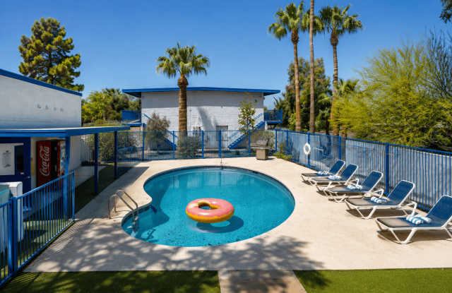 University Manor Apartments Gallery 1