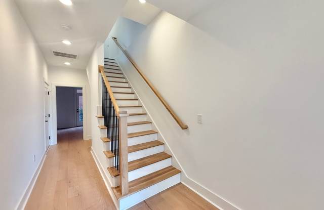 Luxurious New Construction 3BD, 4BA Downtown Durham Townhome with a Rooftop Terrace and Easy Access to Shopping, Dining, Duke Gardens, and More! Gallery 3
