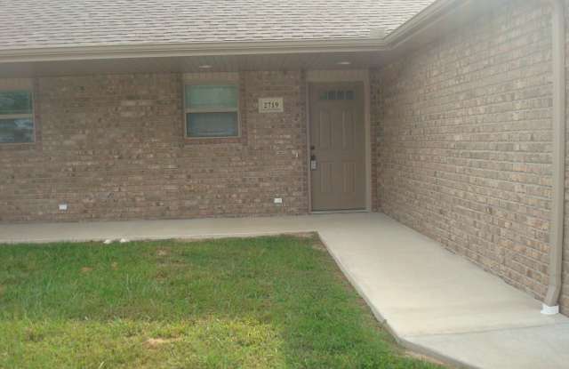 2719 Neosho Heights Circle photos photos