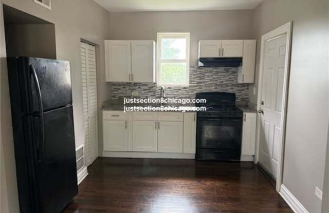 1019 W 83RD St. photos photos