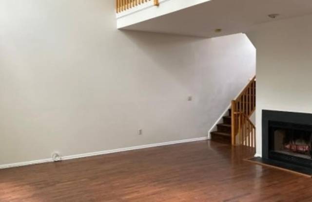 2106 HARVEST CT Gallery 3