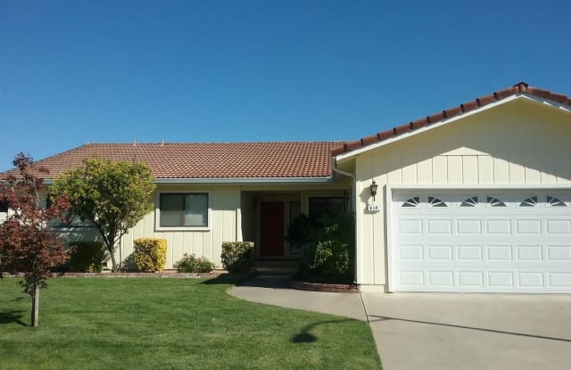 610 HAMPTON DRIVE - 610 Hampton Drive, Lodi, CA 95242