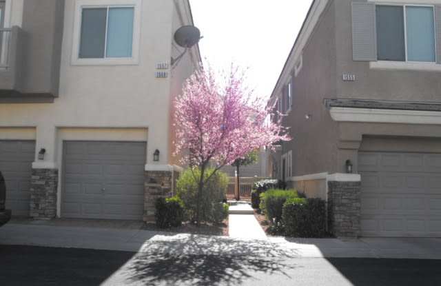 Spacious Henderson townhouse featuring   3 bedrooms PLUS 2 car garage. photos photos
