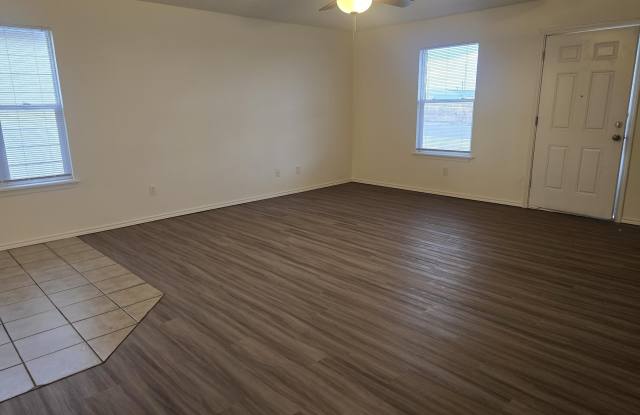 811 Ute Avenue Gallery 2