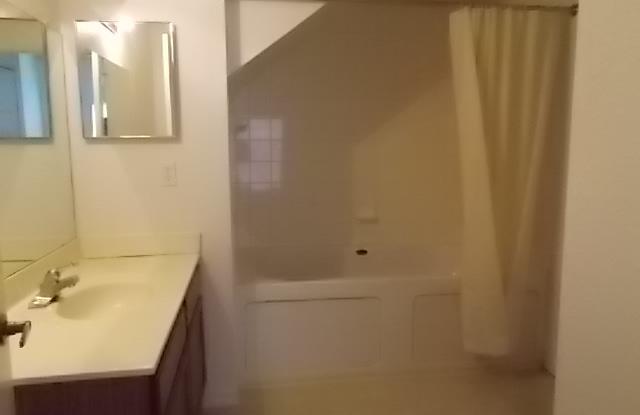Two Story Town House Gallery 4