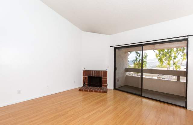 !!! CHARMING 2/2 CONDO WITH 2 CAR GARAGE IN PRIME SAN CALROS LOCATION , PET FRIENDLY !!! photos photos
