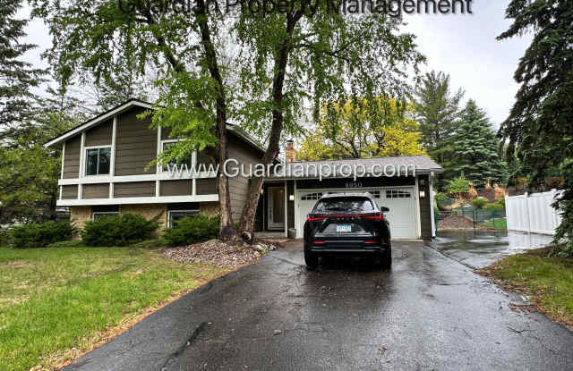 Eden Prairie Single Family Home, Fenced Yard, 2 Car Garage, Dishwasher W/D photos photos