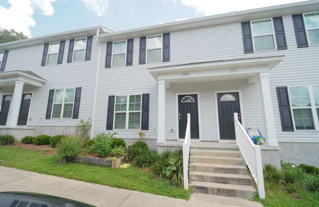 3 Bed / 3 Bath Townhome near Campus with Amenities! photos photos 3 Bed / 3 Bath Townhome near Campus with Amenities! photos photos