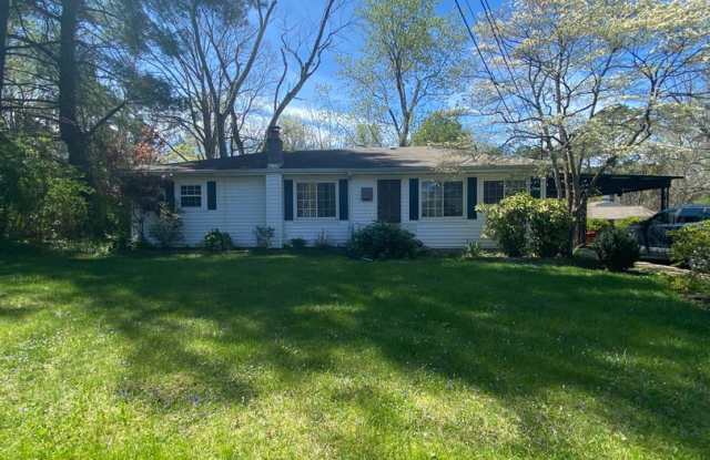 Perfect location in West Knoxville!! - 7919 Westland Drive, Knox County, TN 37919