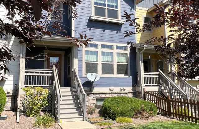 Charming Townhouse with Modern Comfort in Lafayette!-$500 off 1st month's rent if rented by 10/30! - 524 Homestead Street, Lafayette, CO 80026