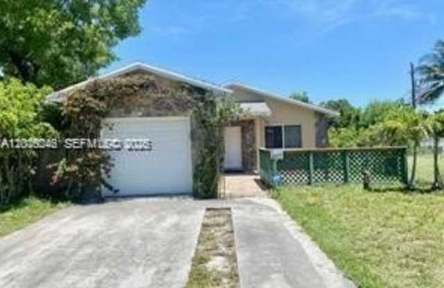 2345 Douglas St photos photos