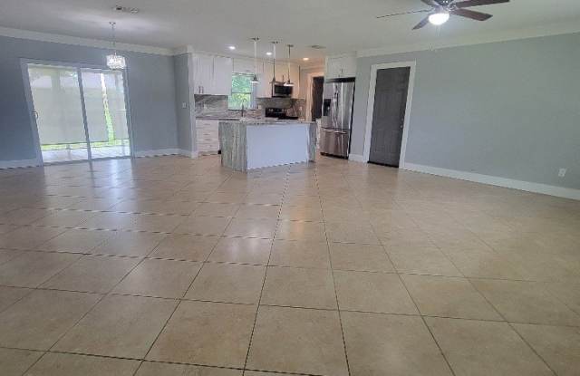 203 Redcliff Avenue Gallery 2