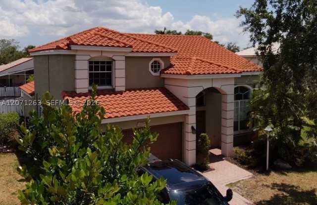 13274 NW 15th Ct Gallery 1