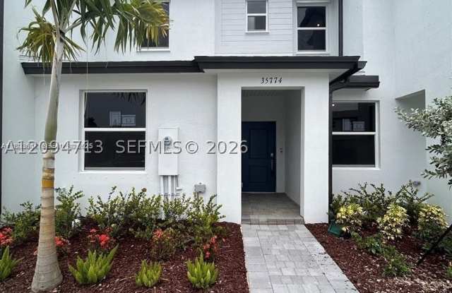 35774 SW 178th Ct Gallery 1