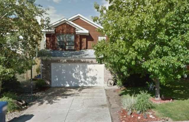 4 Bed 2.5 Bath Available Now - MileStone Real Estate Services photos photos