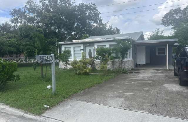 2837 NW 9th Ct Gallery 2