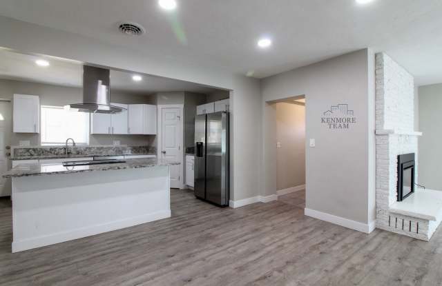 4 Bedroom, 2 Bath Home in Pasco photos photos