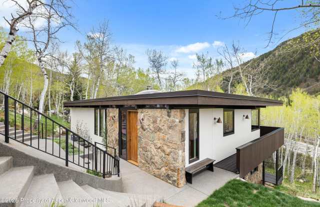 284 Eastwood Drive Gallery 2