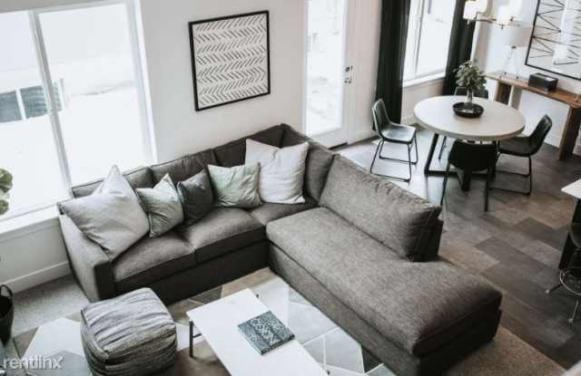 1203 Lakefront at Vineyard 1203 Gallery 2