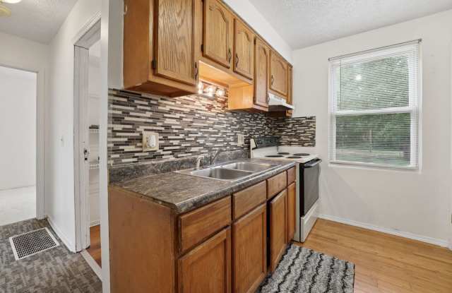 Charming 2-Bedroom Ranch Home | Pet-Friendly | Off-Street Parking | $1150/Month Gallery 3