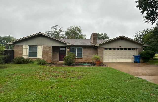 Coming Soon! 3 Bedroom 2 Bath in Whitehouse ISD! photos photos