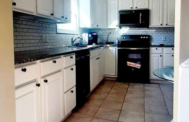3Bed/2.5 Bath On West Run Rd - Available 07/07/2027 Gallery 4