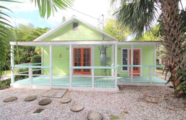 1745 OAK STREET photos photos
